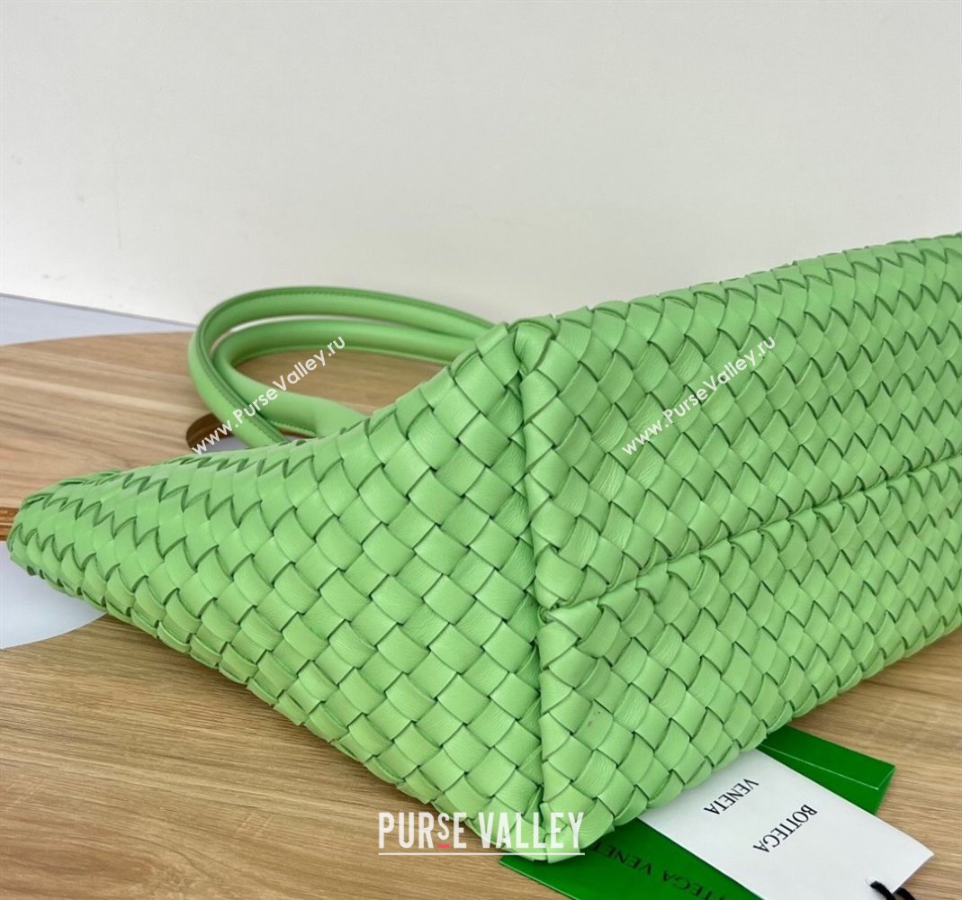 Bottega Veneta Medium Cabat Tote Bag in Intrecciato Leather Lemond Green 2023 608810 (WT-231212072)