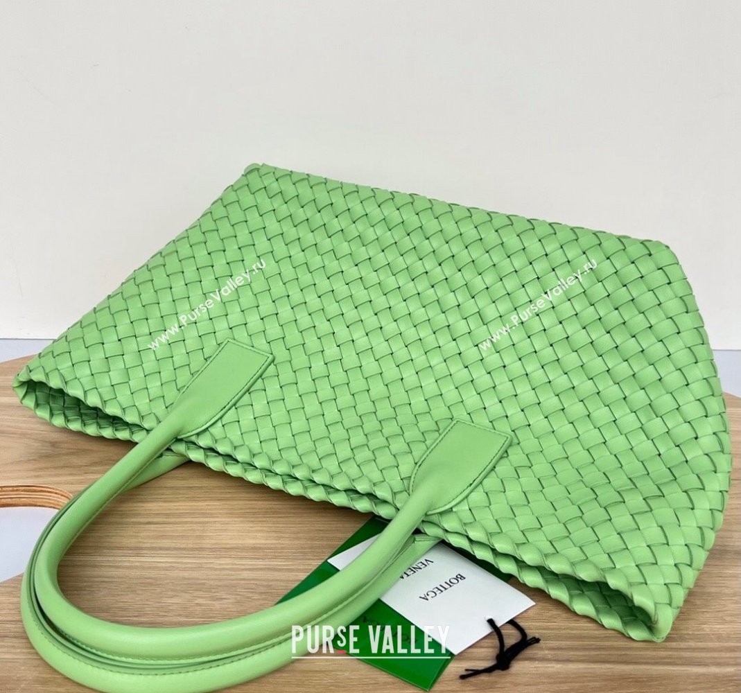 Bottega Veneta Medium Cabat Tote Bag in Intrecciato Leather Lemond Green 2023 608810 (WT-231212072)