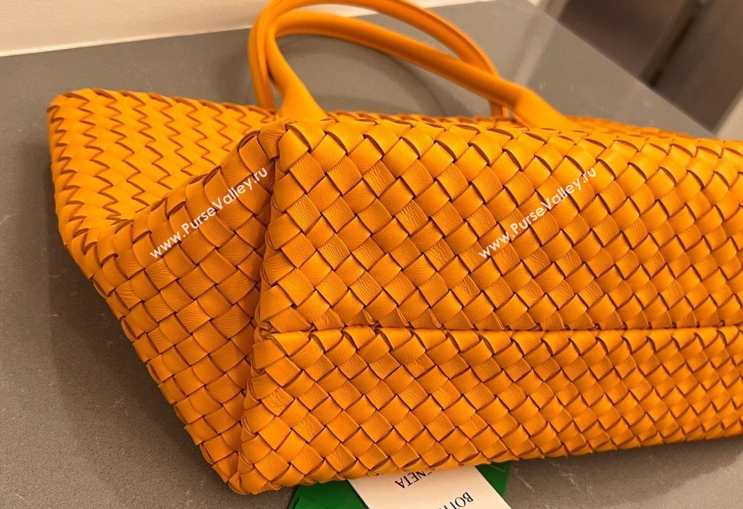 Bottega Veneta Medium Cabat Tote Bag in Intrecciato Leather Orange 2023 608810 (WT-231212073)