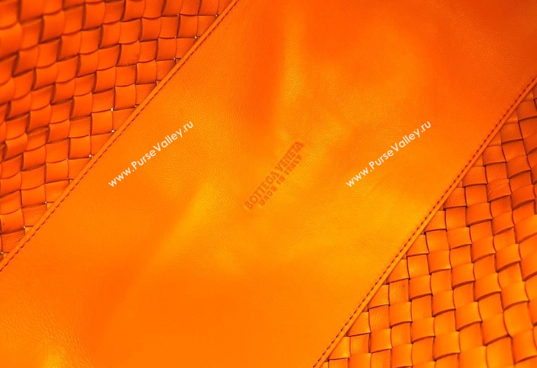 Bottega Veneta Medium Cabat Tote Bag in Intrecciato Leather Orange 2023 608810 (WT-231212073)