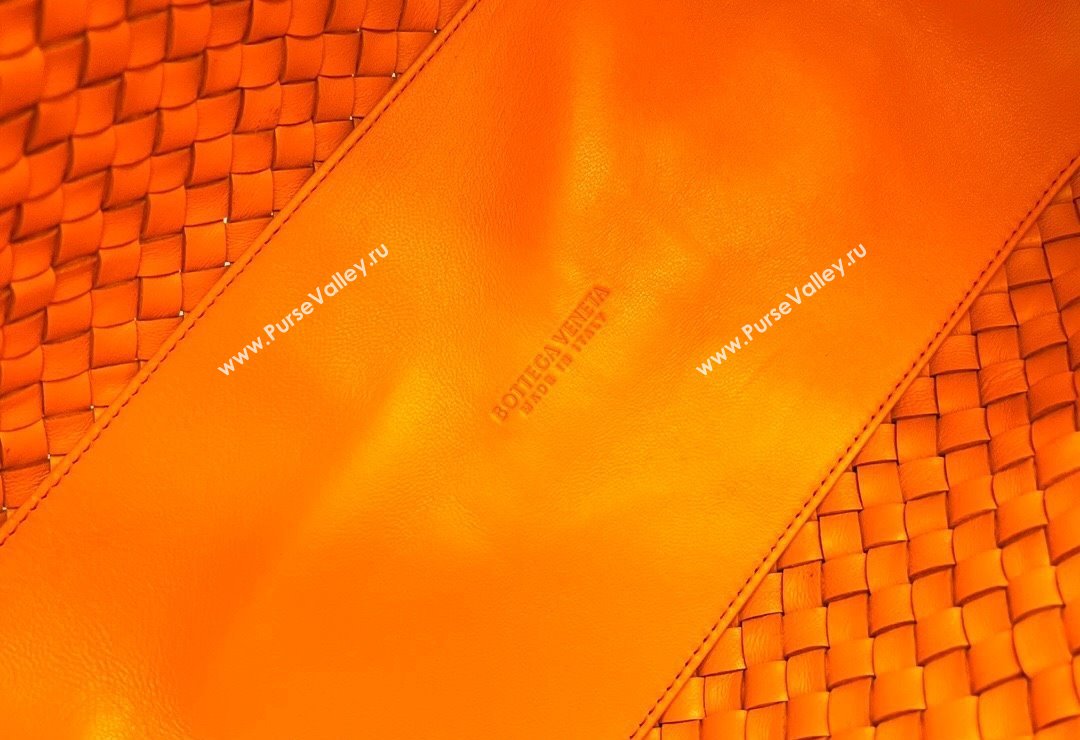 Bottega Veneta Medium Cabat Tote Bag in Intrecciato Leather Orange 2023 608810 (WT-231212073)