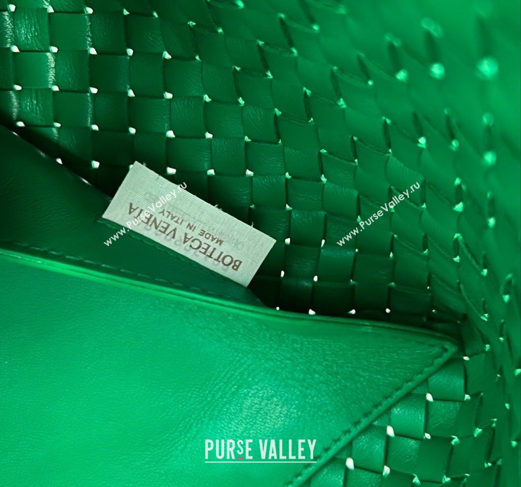 Bottega Veneta Medium Cabat Tote Bag in Intrecciato Leather Parakeet Green 2023 608810 (WT-231212074)