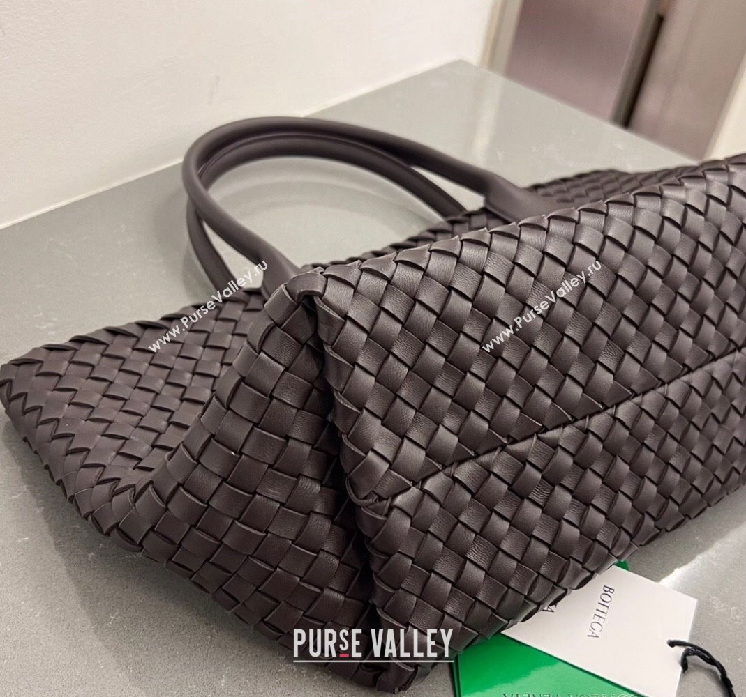 Bottega Veneta Medium Cabat Tote Bag in Intrecciato Leather Fondant Brown 2023 608810 (WT-231212076)