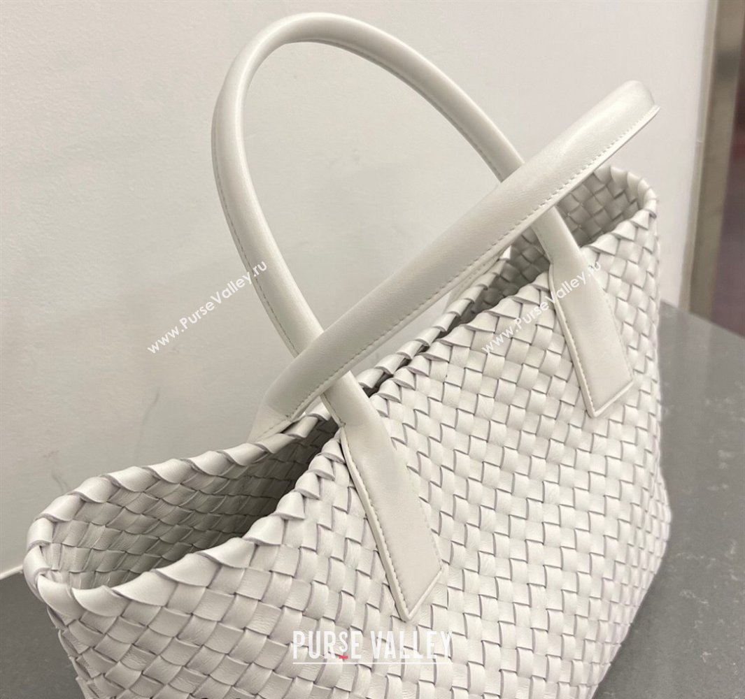 Bottega Veneta Medium Cabat Tote Bag in Intrecciato Leather White 2025 608810 (WT-250519098)