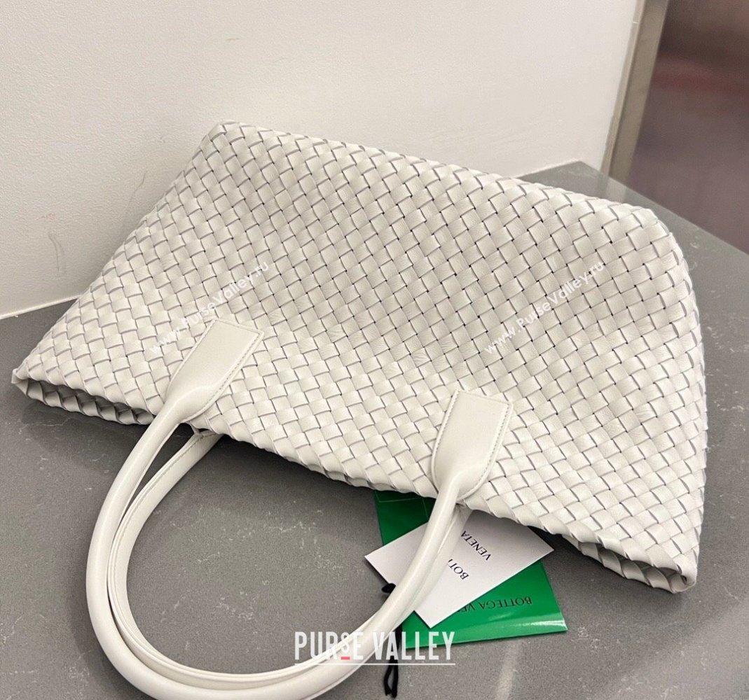 Bottega Veneta Medium Cabat Tote Bag in Intrecciato Leather White 2023 608810 (WT-231212078)