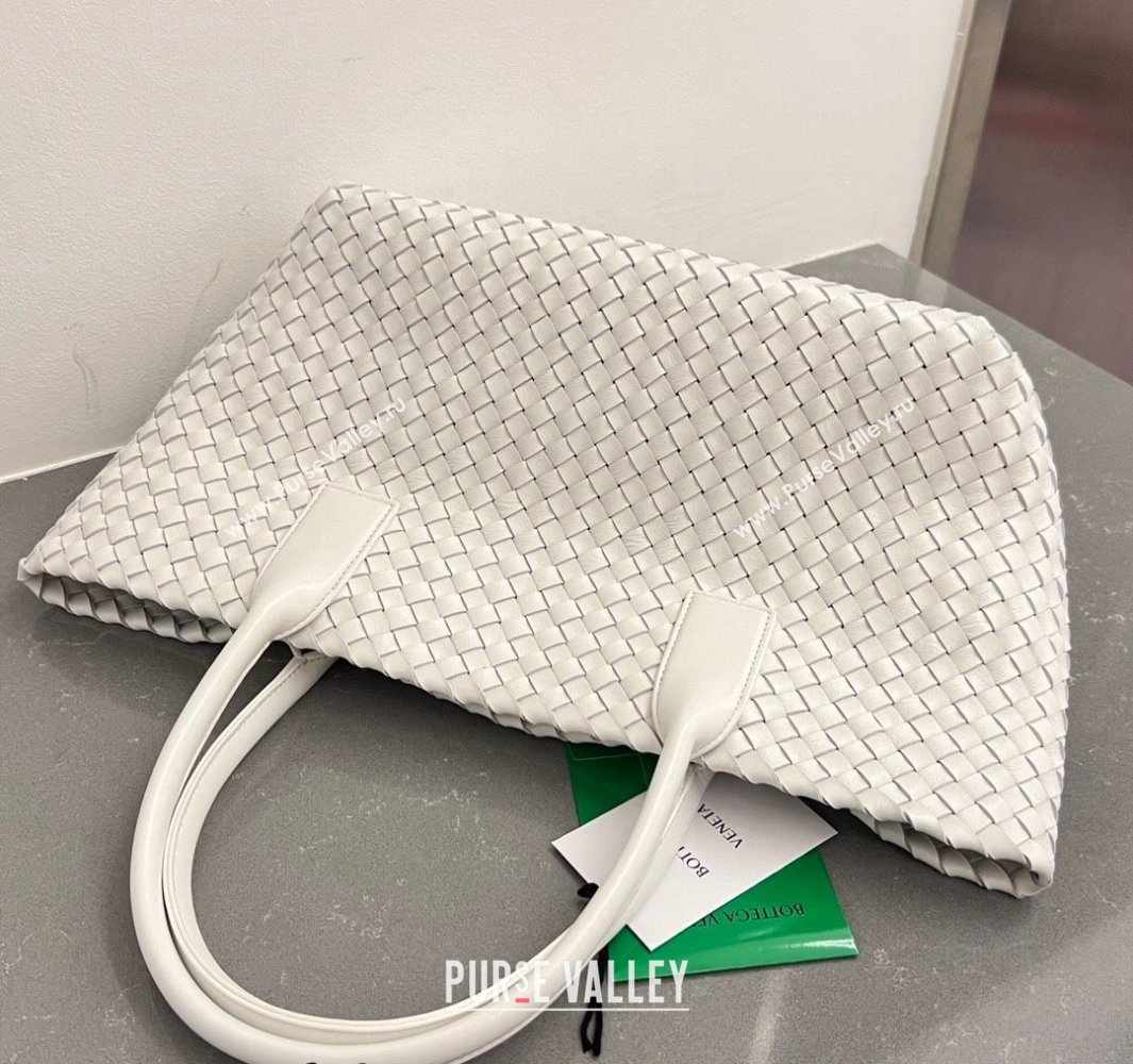 Bottega Veneta Medium Cabat Tote Bag in Intrecciato Leather White 2025 608810 (WT-250519098)