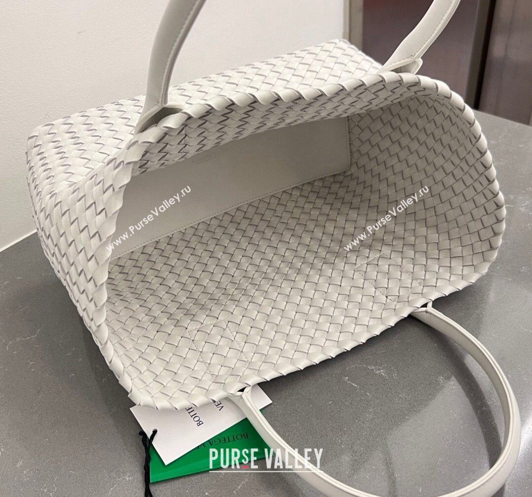 Bottega Veneta Medium Cabat Tote Bag in Intrecciato Leather White 2023 608810 (WT-231212078)