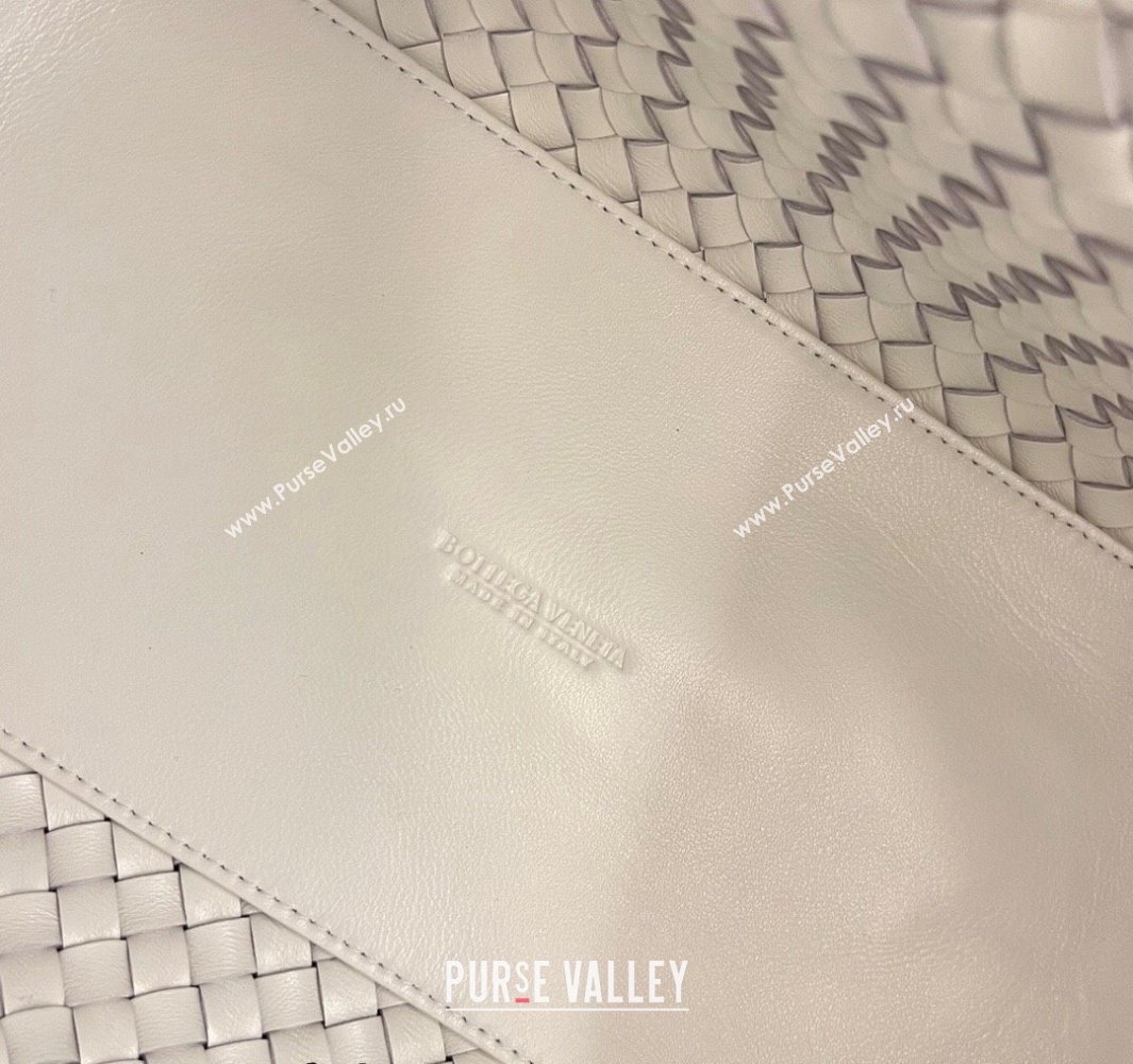 Bottega Veneta Medium Cabat Tote Bag in Intrecciato Leather White 2025 608810 (WT-250519098)