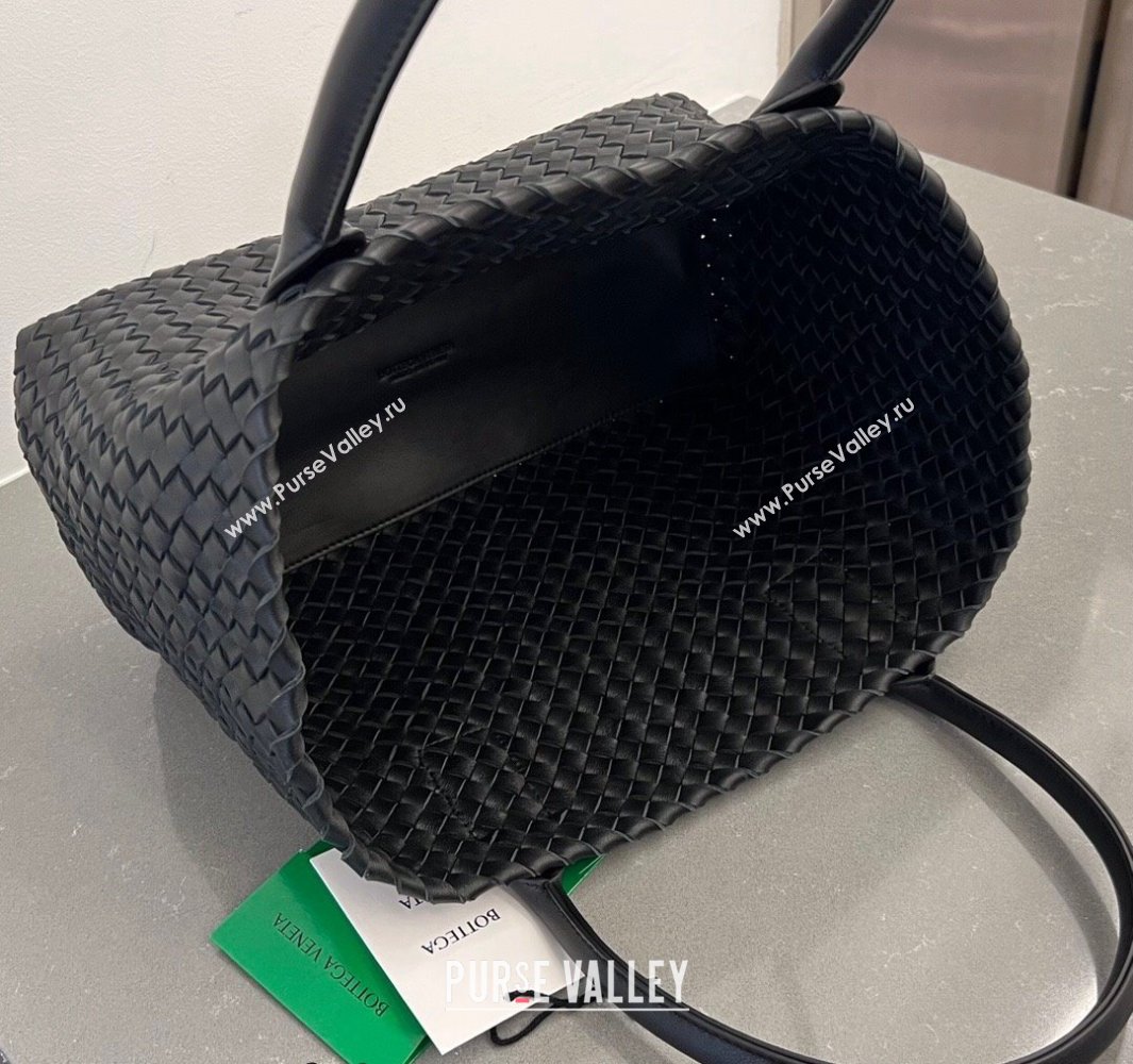 Bottega Veneta Medium Cabat Tote Bag in Intrecciato Leather Black 2025 608810 (WT-250519099)