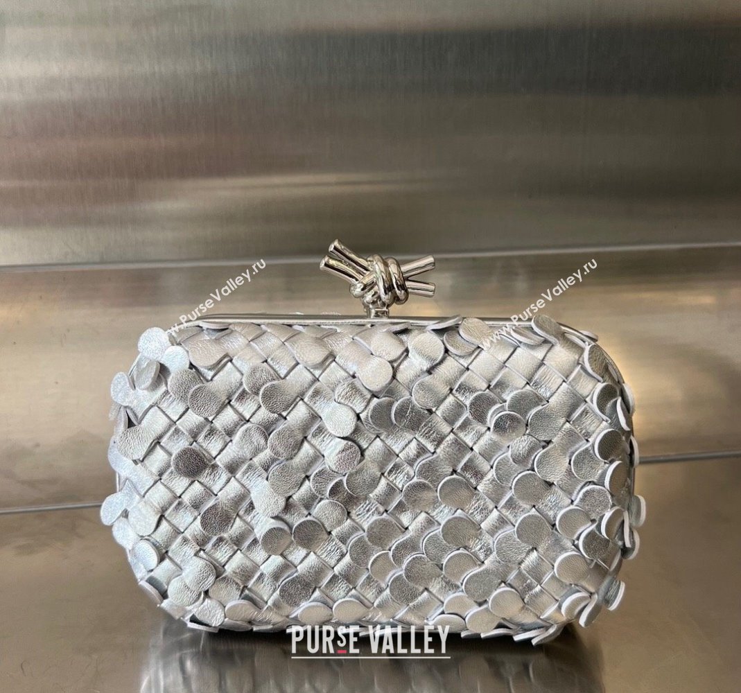 Bottega Veneta Knot Clutch Bag in Intrecciato Lamina Leather All Silver 2023 717622 (WT-231212065)