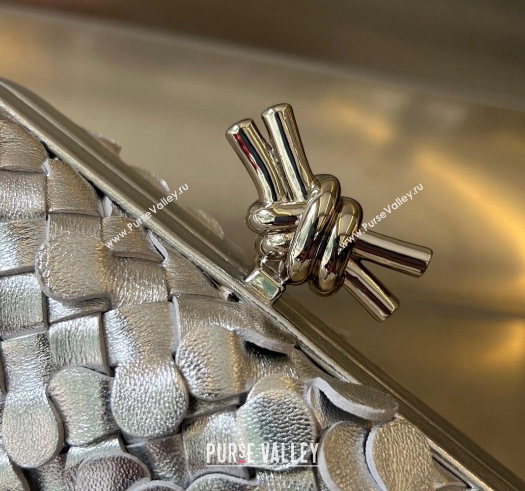 Bottega Veneta Knot Clutch Bag in Intrecciato Lamina Leather All Silver 2023 717622 (WT-231212065)