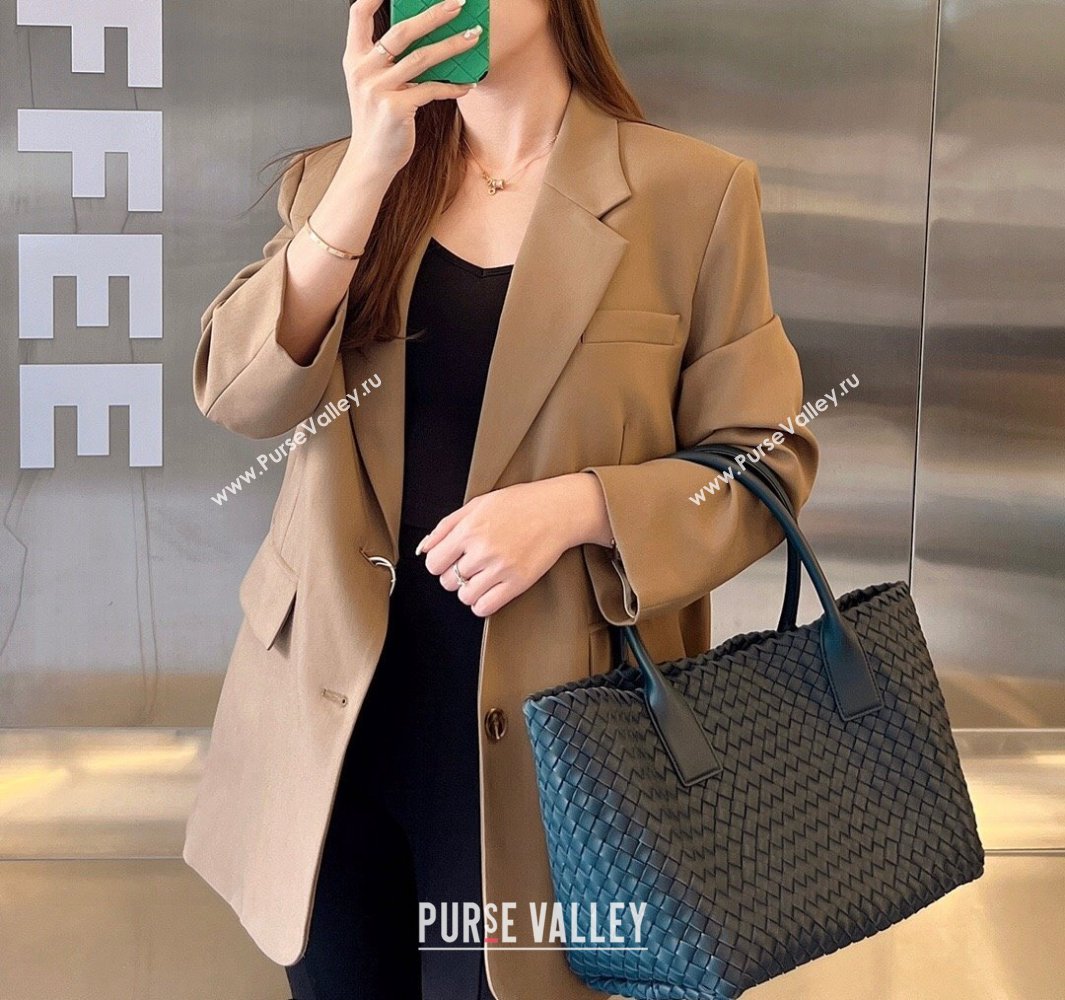 Bottega Veneta Medium Cabat Tote Bag in Intrecciato Leather Dark Blue 2025 608810 (WT-250519092)