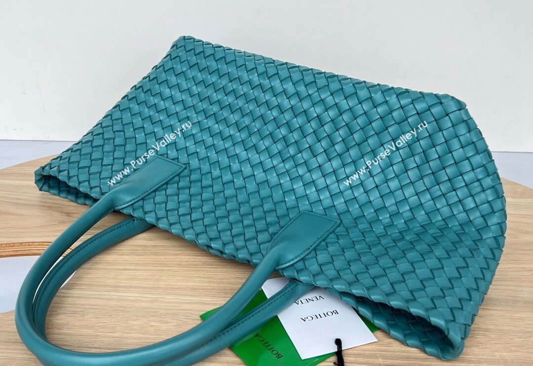Bottega Veneta Medium Cabat Tote Bag in Intrecciato Leather Shiny Blue 2025 608810 (WT-250519093)