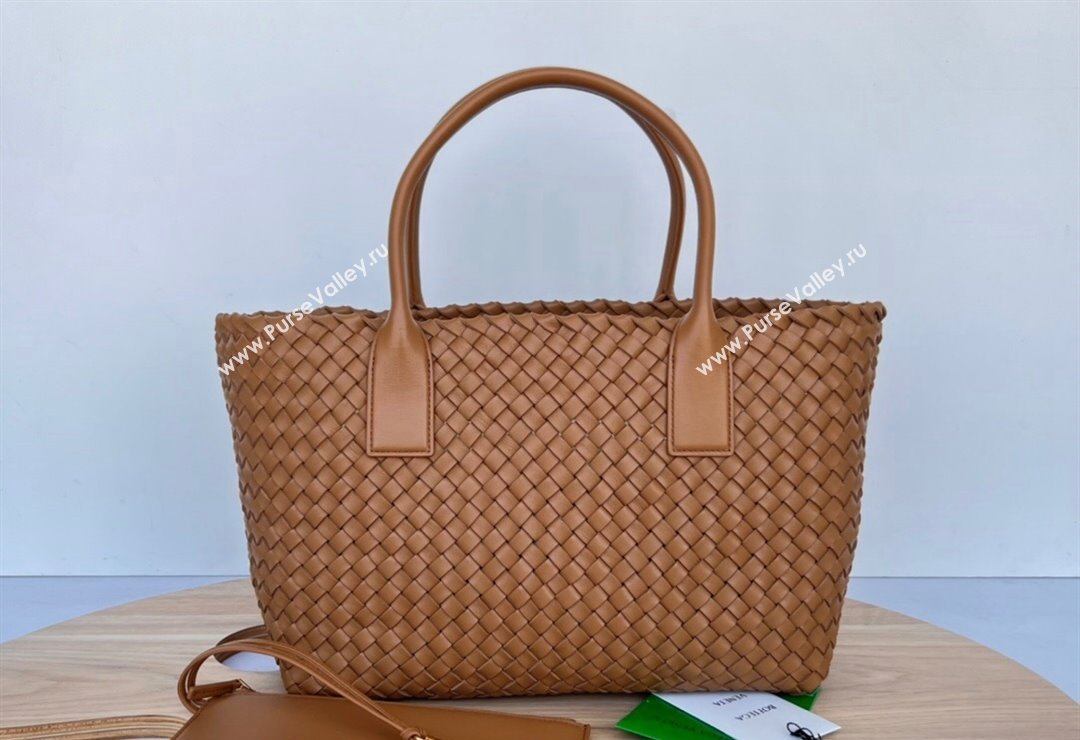 Bottega Veneta Medium Cabat Tote Bag in Intrecciato Leather Wood Brown 2023 608810 (WT-231212070)