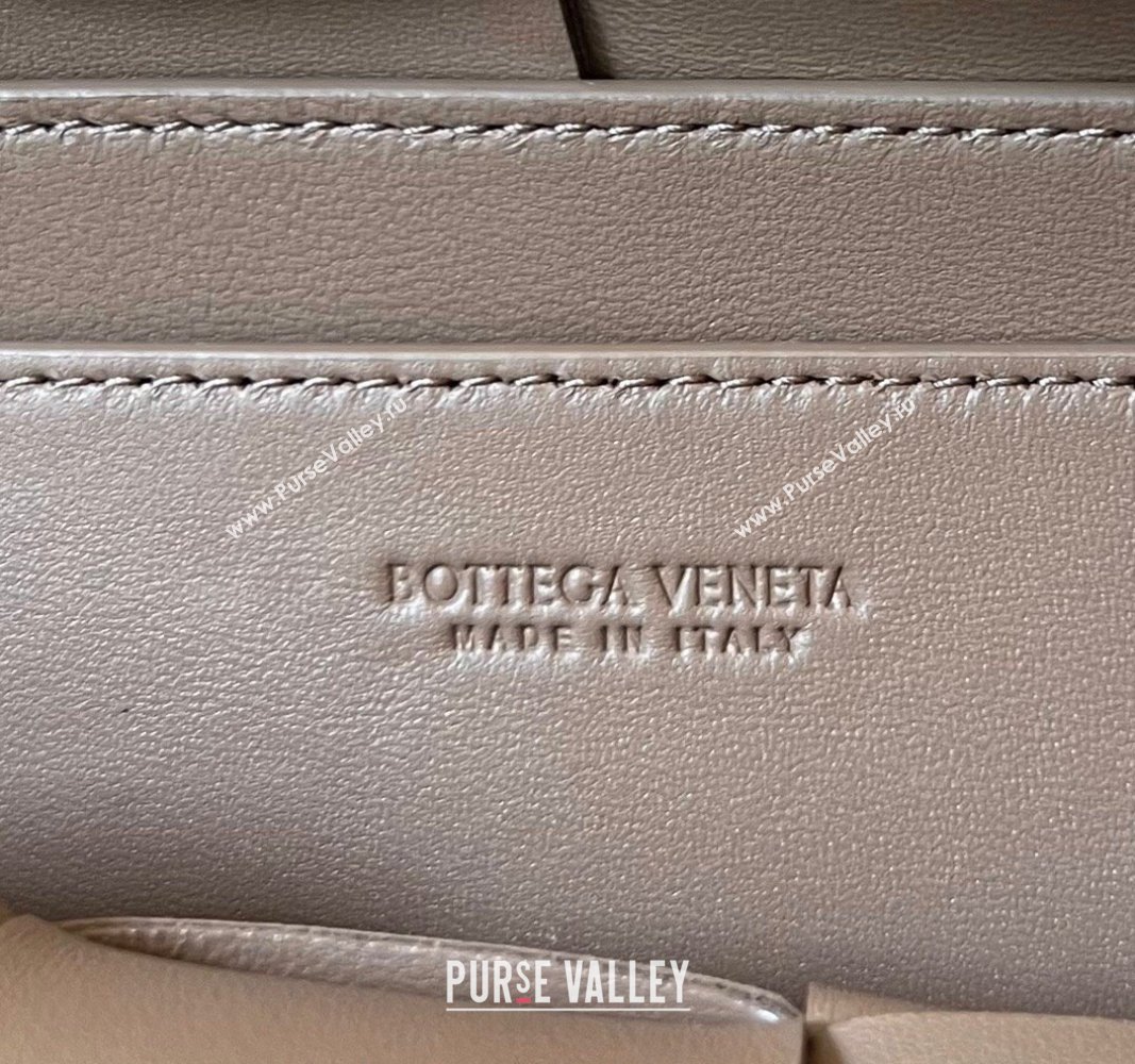 Bottega Veneta Mini Cassette Cross-Body Bag in Intreccio Leather Taupe Grey 2023 755031 (WT-240314049)