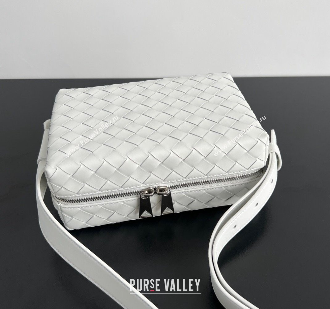 Bottega Veneta Intrecciato Camera Bag White 2024 755774 (WT-240418106)