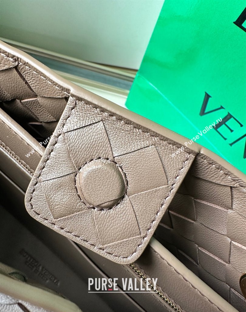 Bottega Veneta Small Andiamo Top Handle Bag With Chain Taupe Grey 2024 786008 (WT-240419004)