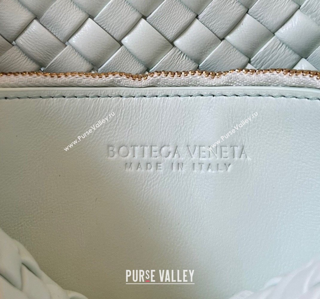 Bottega Veneta Cobble Small Shoulder Bag in Intreccio Leather Glacier Green 2023 709418 (WT-240419026)