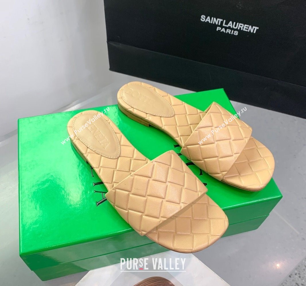 Bottega Veneta Amy Flat Slide Sandals in Lambskin Beige 2024 0430 (KER-240430159)