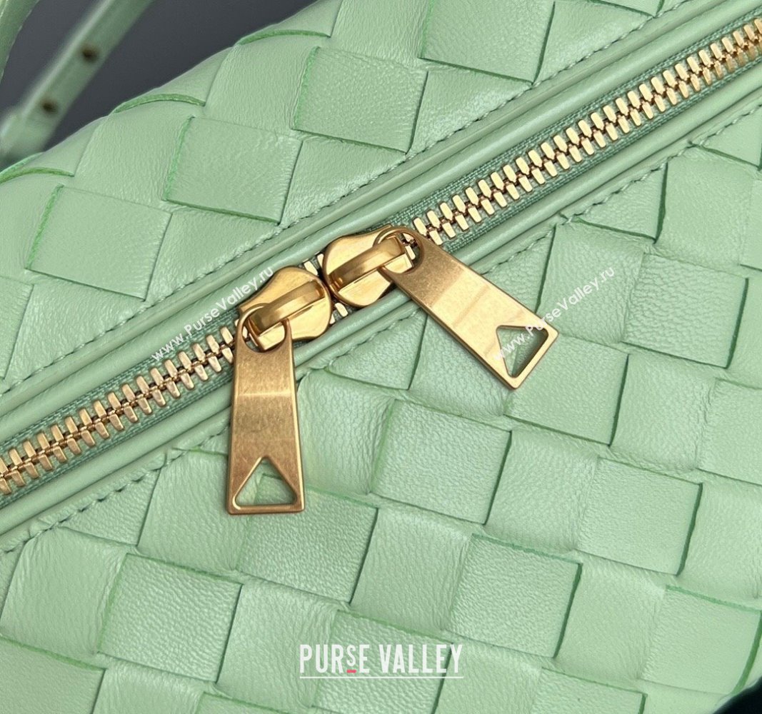 Bottega Veneta Bang Bang Vanity Case in Intrecciato Leather Fresh mint Green 2024 789109 (WT-240528048)