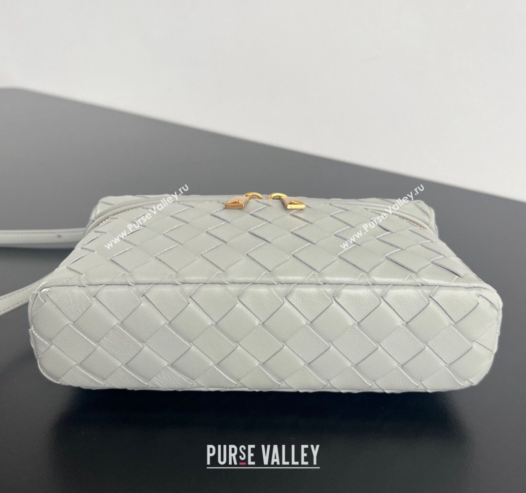 Bottega Veneta Bang Bang Vanity Case in Intrecciato Leather Light Grey 2024 789109 (WT-240528051)