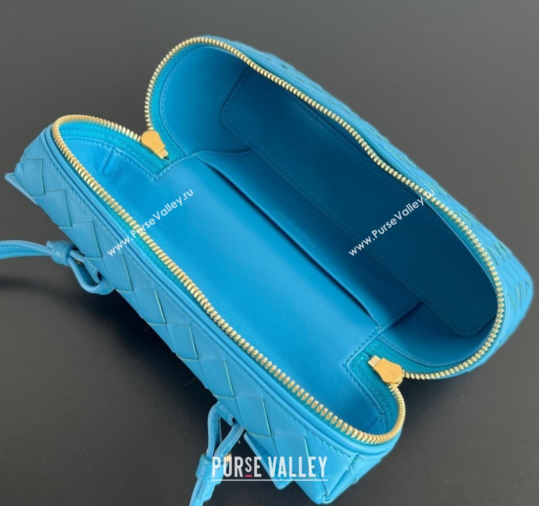 Bottega Veneta Bang Bang Vanity Case in Intrecciato Leather Pool Blue 2024 789109 (WT-240528053)