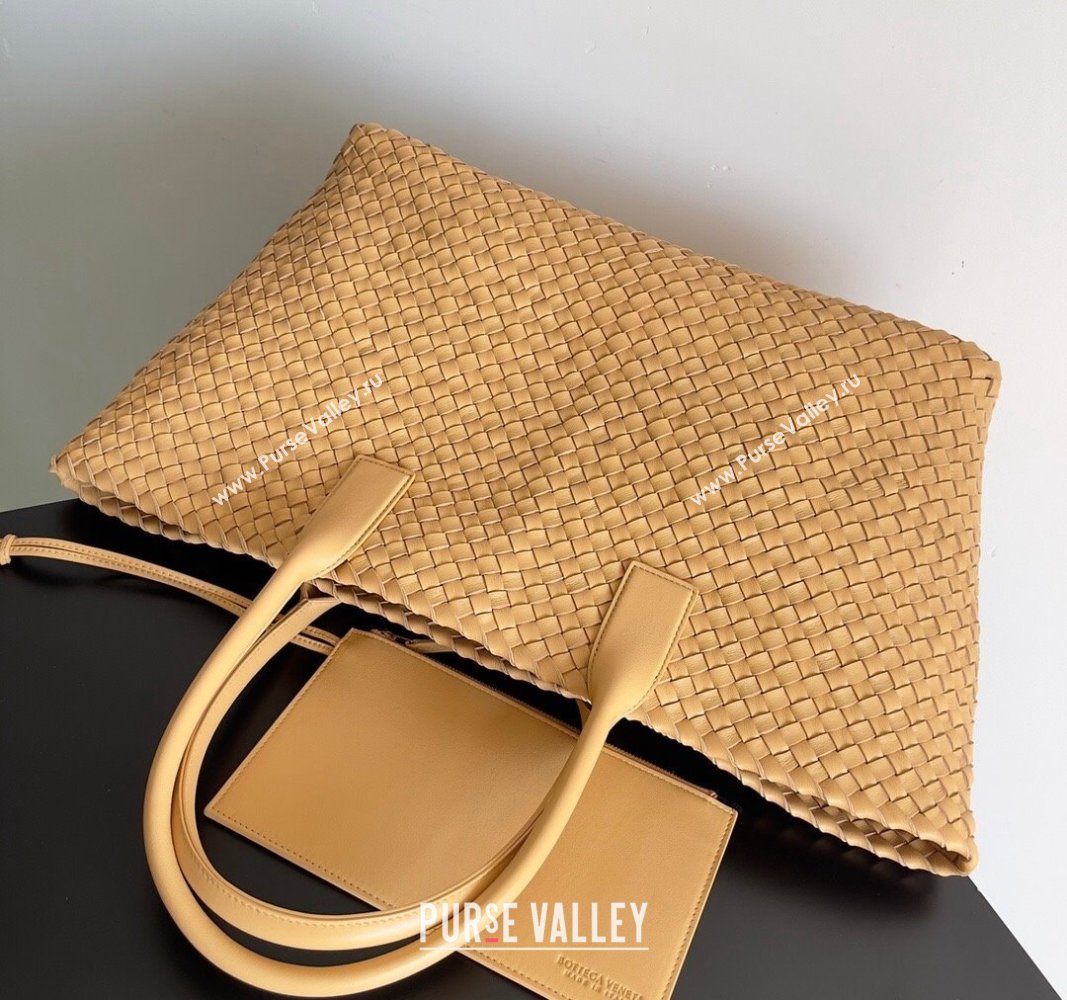 Bottega Veneta Large Cabat Tote Bag in Intreccio Leather Apricot 2 2024 608811 (XY-240528090)