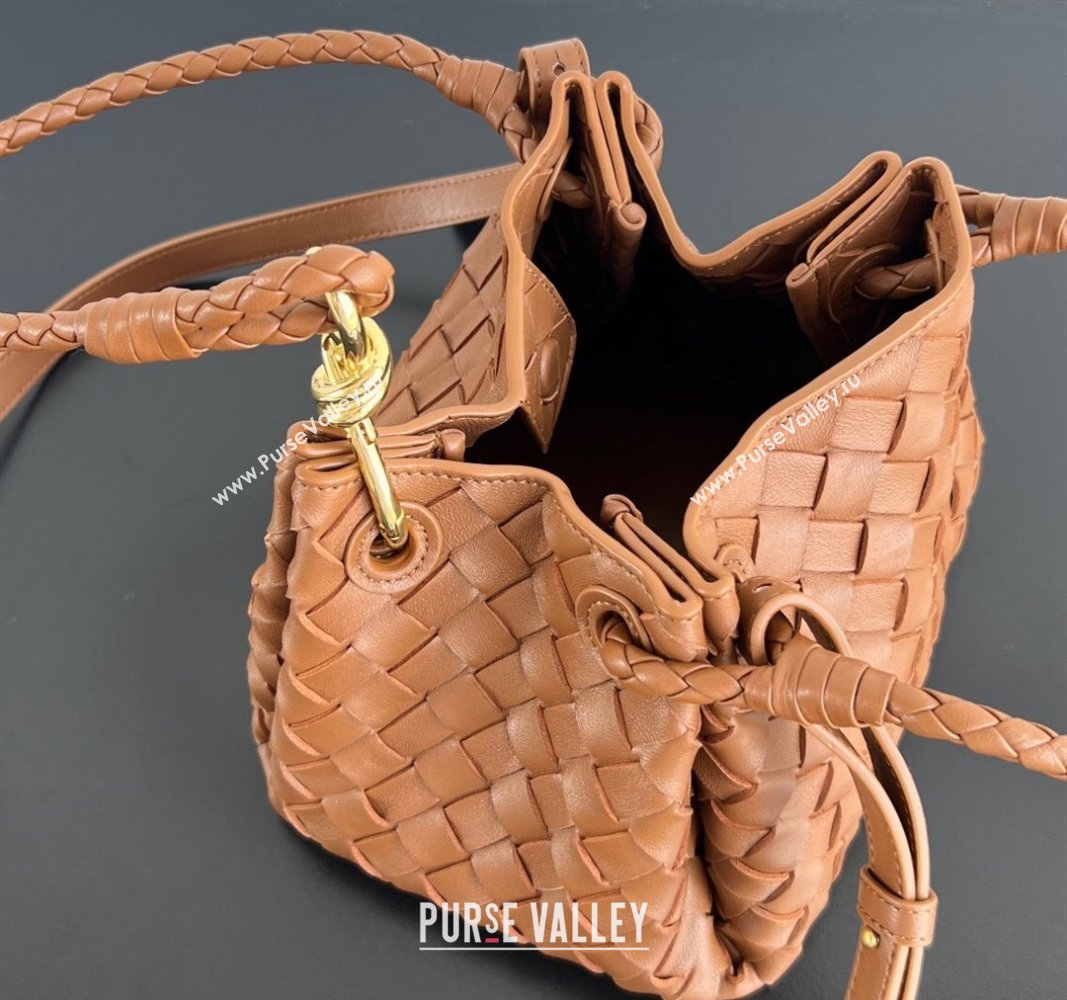 Bottega Veneta Small Parachute Shoulder Bag in Intrecciato Leather 796569 Light Brown 2024 (WT-240621011)