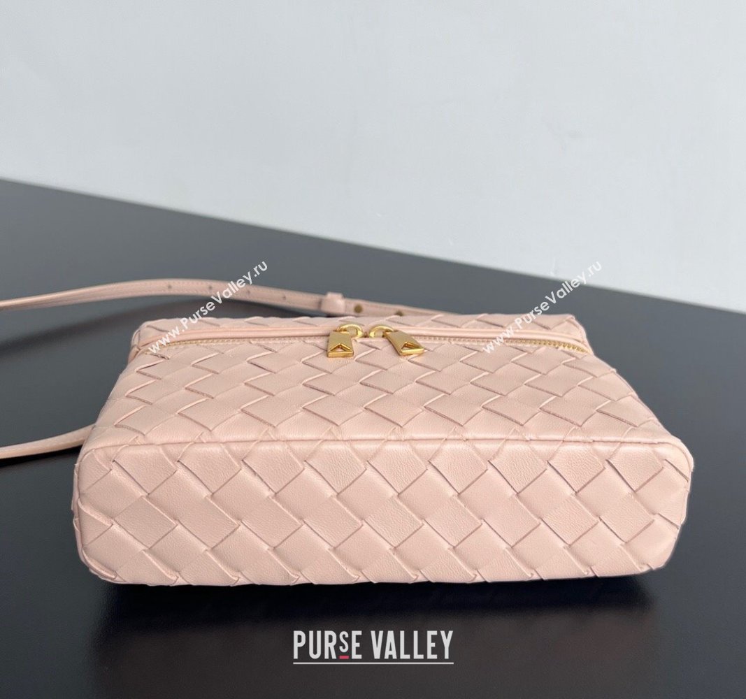 Bottega Veneta Bang Bang Vanity Case in Intrecciato Leather Light Pink 2024 789109 (WT-240621015)