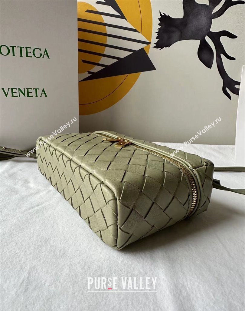 Bottega Veneta Bang Bang Vanity Case in Intrecciato Leather Travertine Green 2024 789109 (WT-240621017)