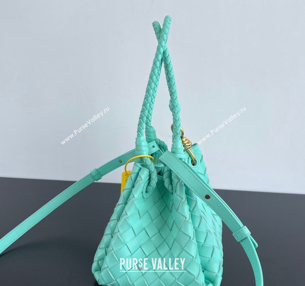 Bottega Veneta Small Parachute Shoulder Bag in Intrecciato Leather 796569 Green oasis 2024 (WT-240621008)