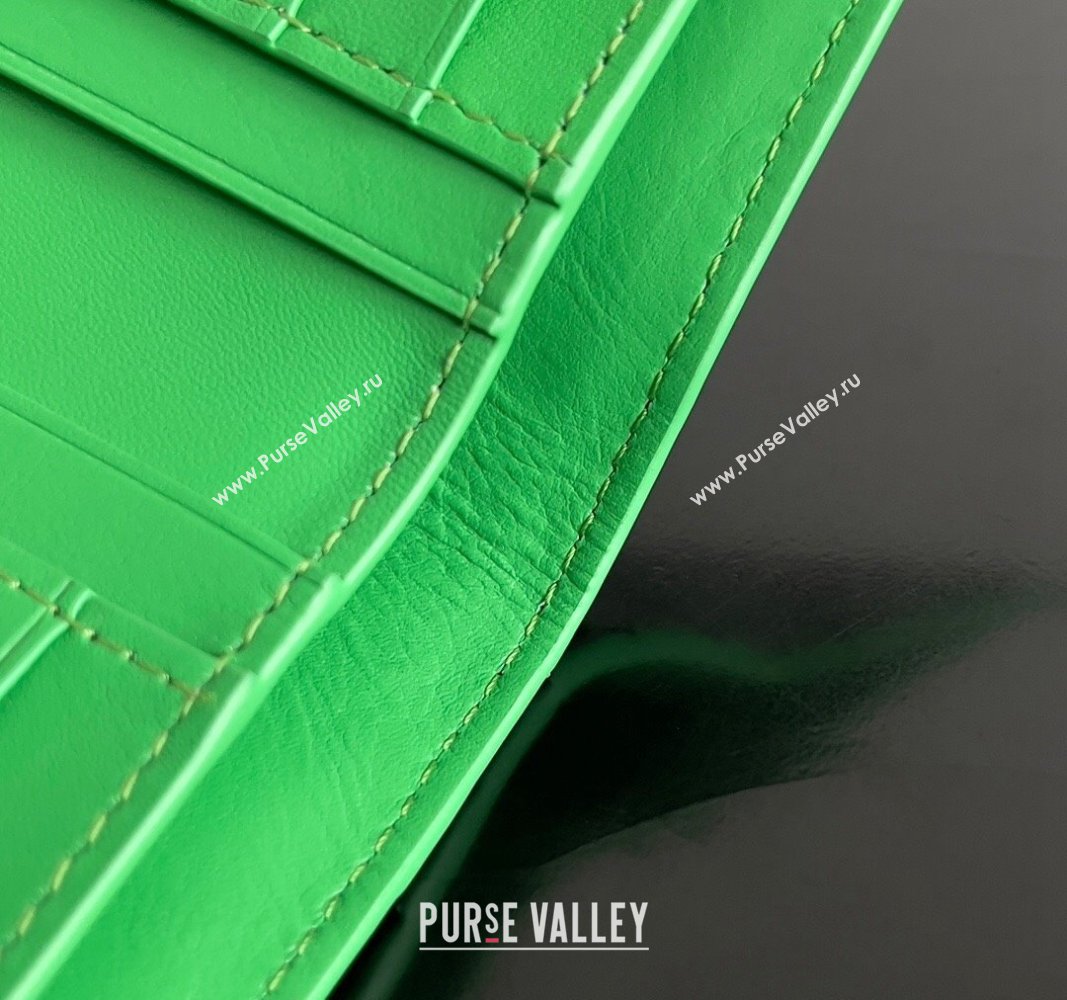 Bottega Veneta Medium Intrecciato Leather Bi-Fold Zip Wallet Green 2024 667468 (WT-240712037)