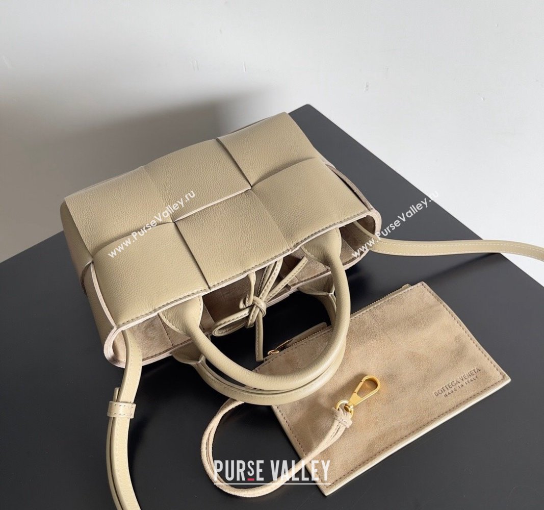 Bottega Veneta Candy Arco Tote Bag Beige 2024 729029 0712 (MS-240712066)