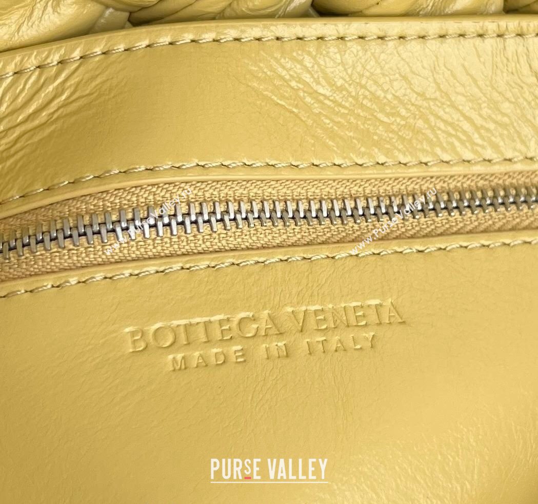 Bottega Veneta Mens Small Rumple Messenger bag in Intrecciato Leather Yellow 2024 787113 (WT-240802008)