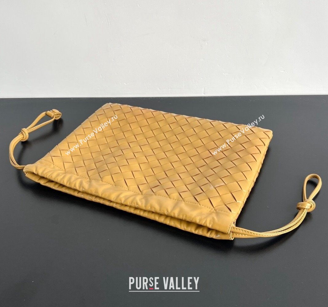 Bottega Veneta Medium Dustbag in Intrecciato Leather 796728 Apricot 2024 (WT-240826007)