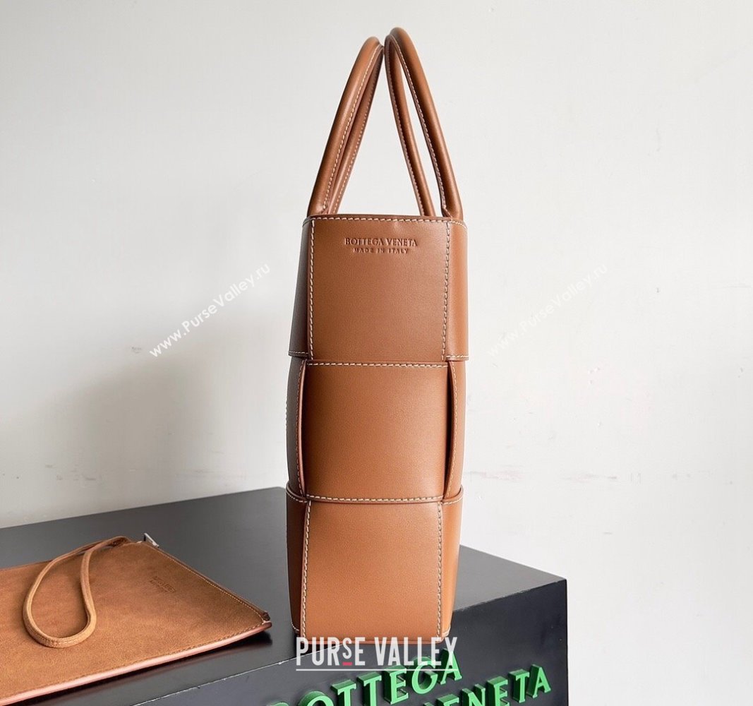 Bottega Veneta Medium Arco Tote Bag in Intrecciato Leather 729244 Brown2 2024 (YX-240919037)