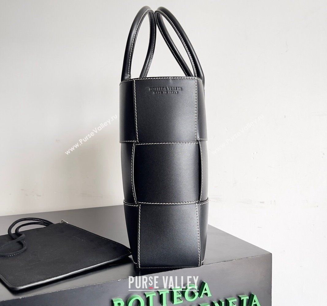 Bottega Veneta Medium Arco Tote Bag in Intrecciato Leather 729244 Black/Stitching 2024 (YX-240919038)