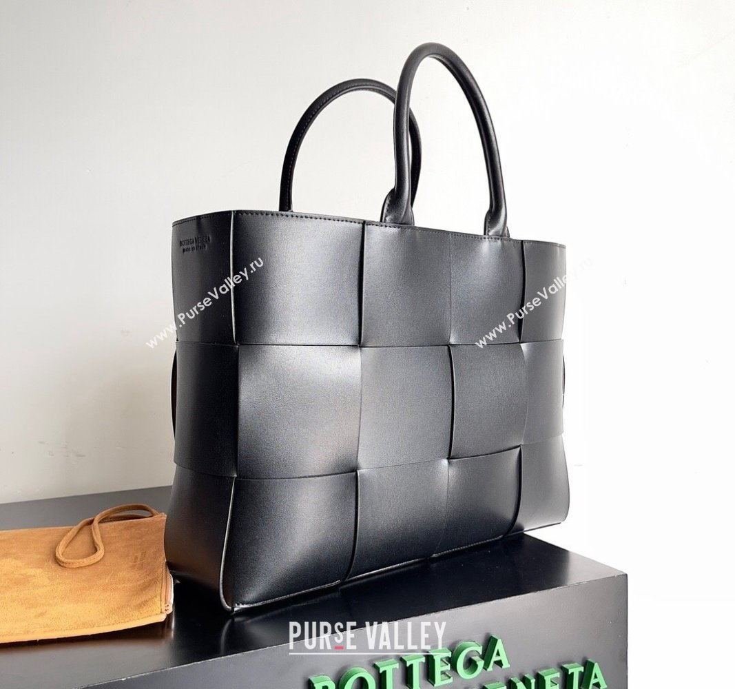 Bottega Veneta Medium Arco Tote Bag in Intrecciato Leather 729244 Black/Brown 2024 (YX-240919040)