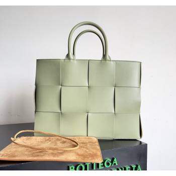 Bottega Veneta Medium Arco Tote Bag in Intrecciato Leather 729244 Sage Green 2024 (YX-240919041)