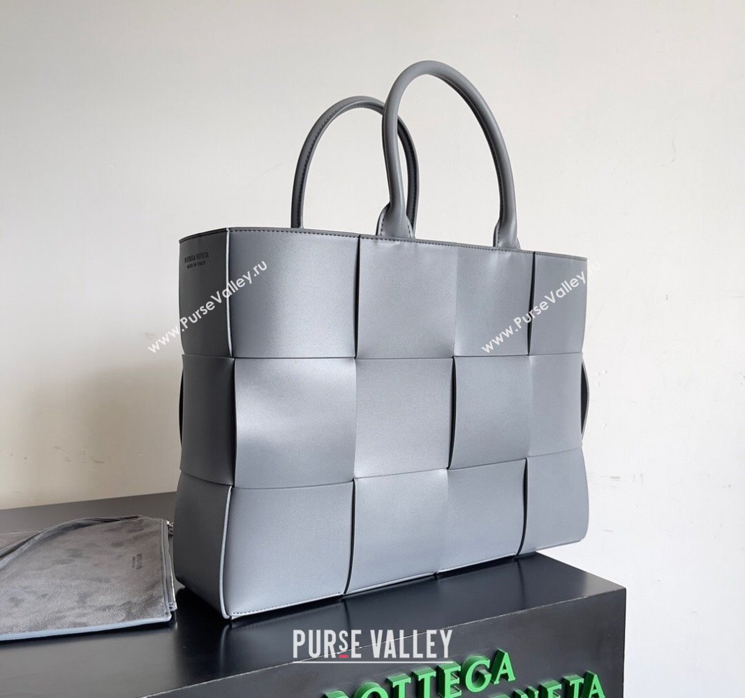 Bottega Veneta Medium Arco Tote Bag in Intrecciato Leather 729244 Thunder Grey 2024 (YX-240919044)