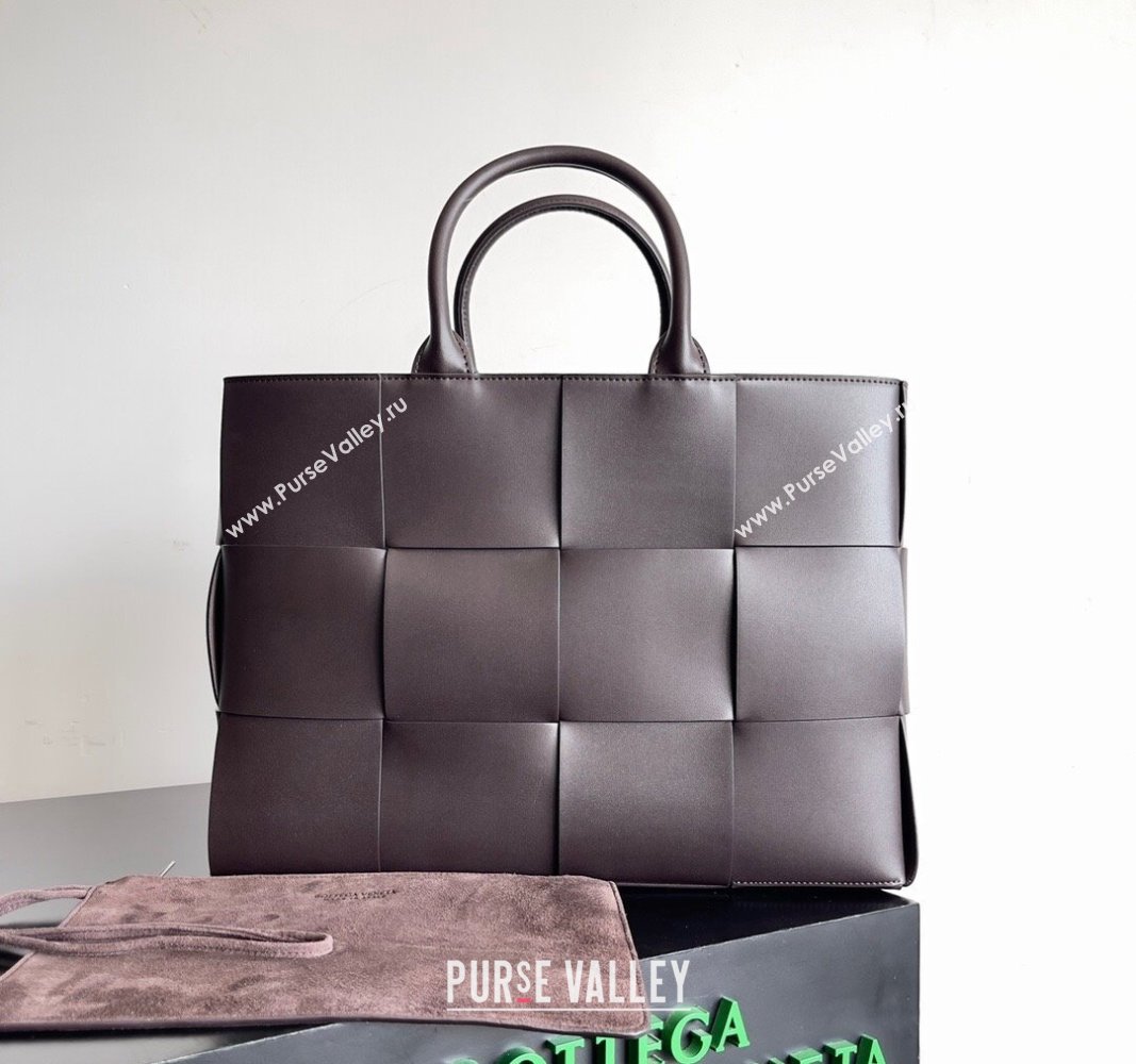 Bottega Veneta Medium Arco Tote Bag in Intrecciato Leather 729244 Fondant Brown 2024 (YX-240919045)