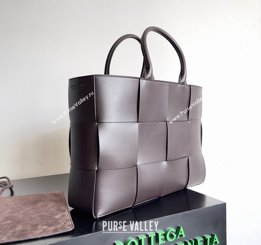 Bottega Veneta Medium Arco Tote Bag in Intrecciato Leather 729244 Fondant Brown 2024 (YX-240919045)