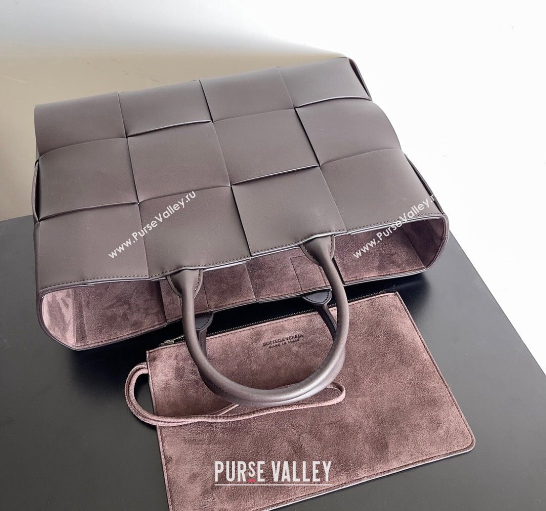 Bottega Veneta Medium Arco Tote Bag in Intrecciato Leather 729244 Fondant Brown 2024 (YX-240919045)
