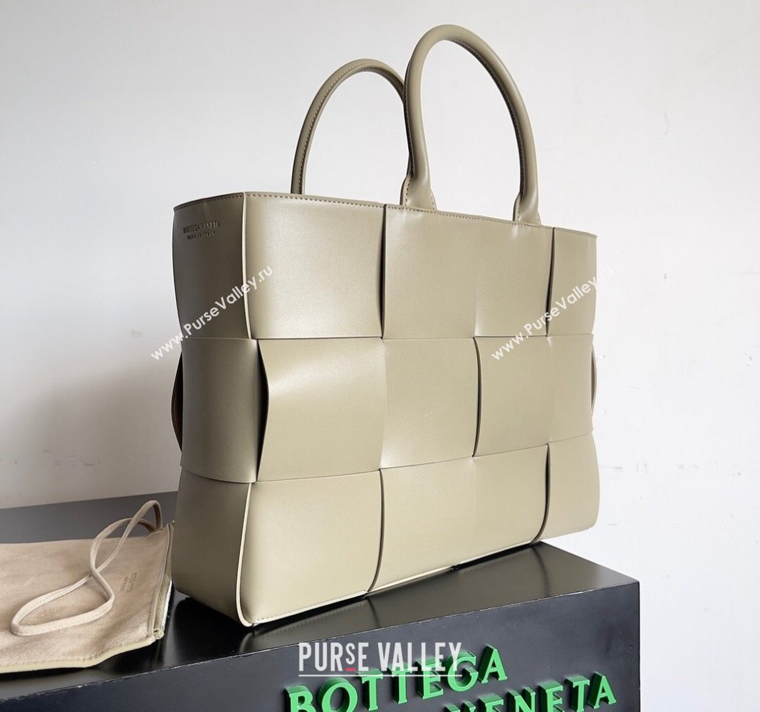 Bottega Veneta Medium Arco Tote Bag in Intrecciato Leather 729244 Travertine Green 2024 (YX-240919043)