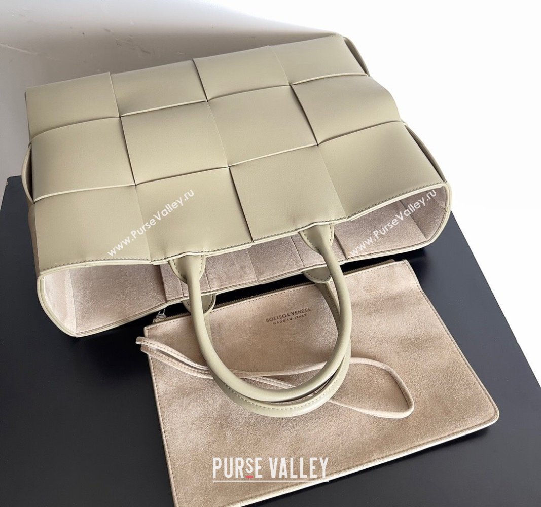 Bottega Veneta Medium Arco Tote Bag in Intrecciato Leather 729244 Travertine Green 2024 (YX-240919043)