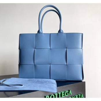 Bottega Veneta Medium Arco Tote Bag in Intrecciato Leather 729244 Blue 2024 (YX-240919051)