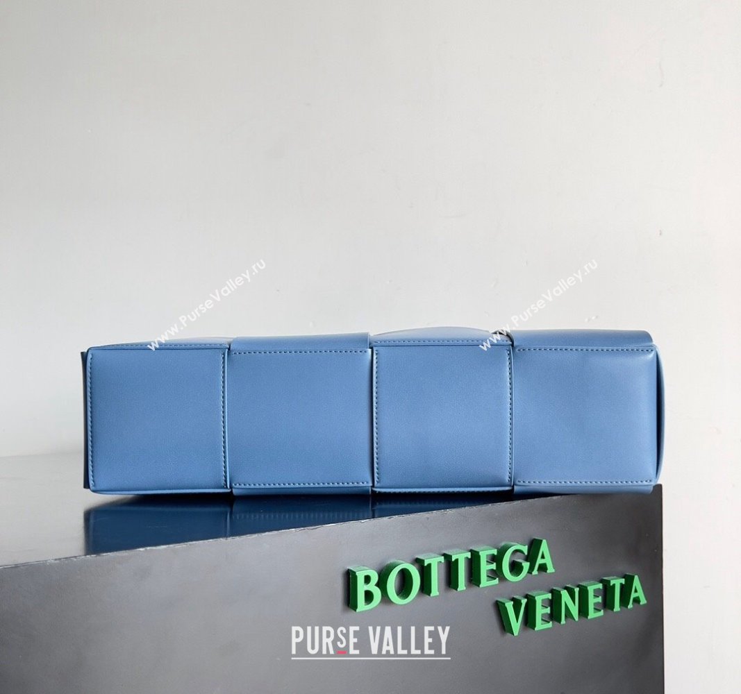 Bottega Veneta Medium Arco Tote Bag in Intrecciato Leather 729244 Blue 2024 (YX-240919051)