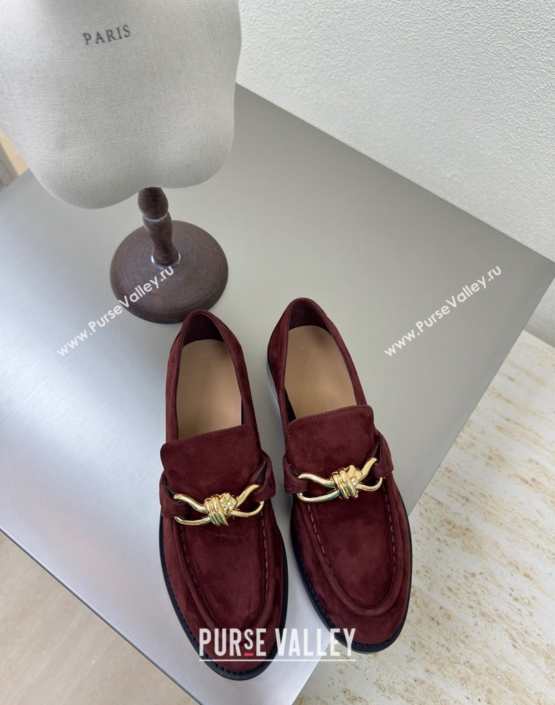 Bottega Veneta Astaire Loafers in Suede with Gold-Tone Knot Dark Burgundy 2024 (MD-241011003)