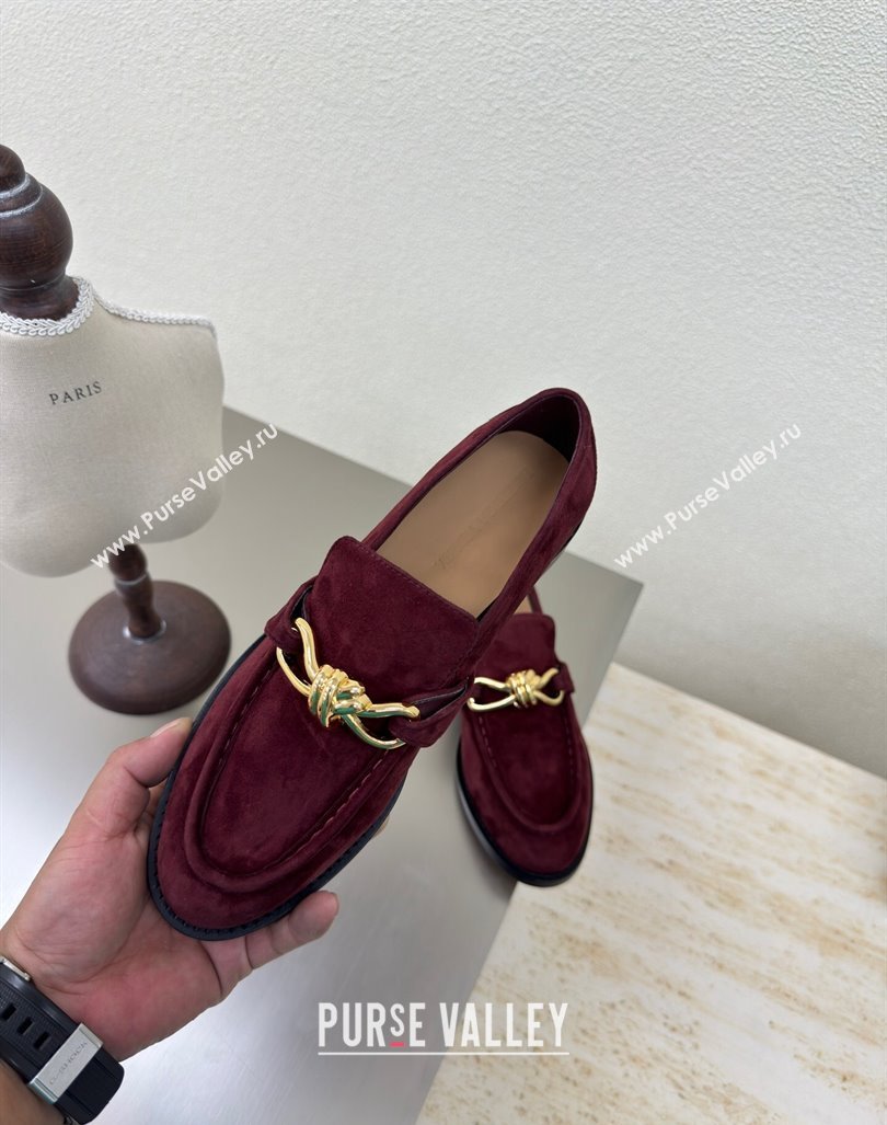 Bottega Veneta Astaire Loafers in Suede with Gold-Tone Knot Dark Burgundy 2024 (MD-241011003)