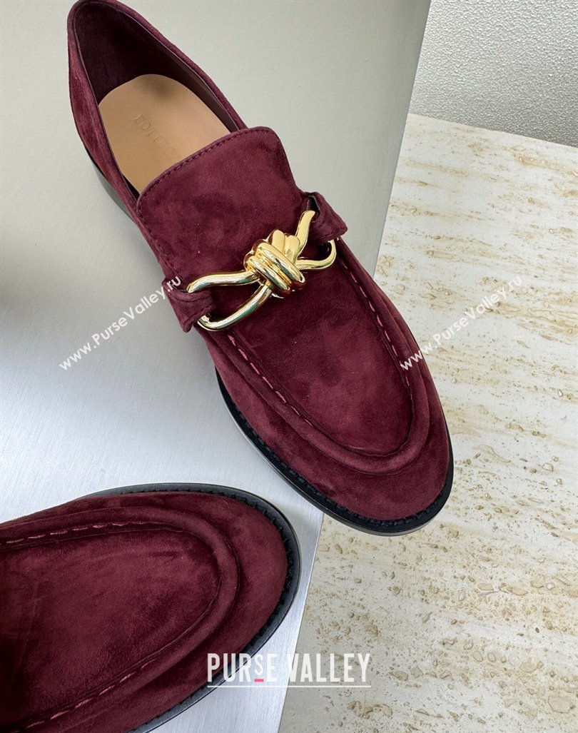 Bottega Veneta Astaire Loafers in Suede with Gold-Tone Knot Dark Burgundy 2024 (MD-241011003)